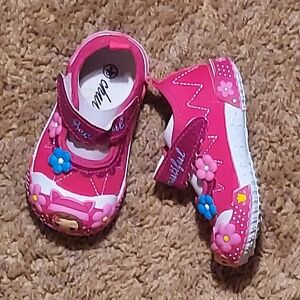 Vibrant Pink Kids Sneakers with Floral Accents